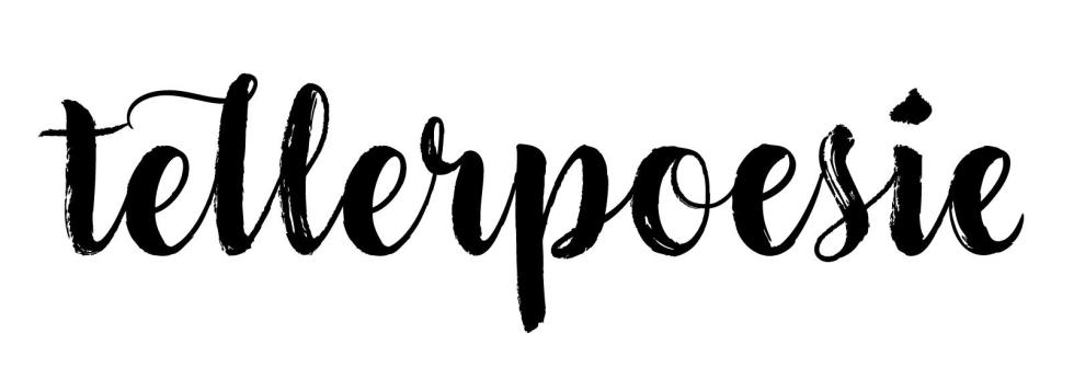 Tellerpoesie-Logo in schwarzer, geschwungener Handschrift.
